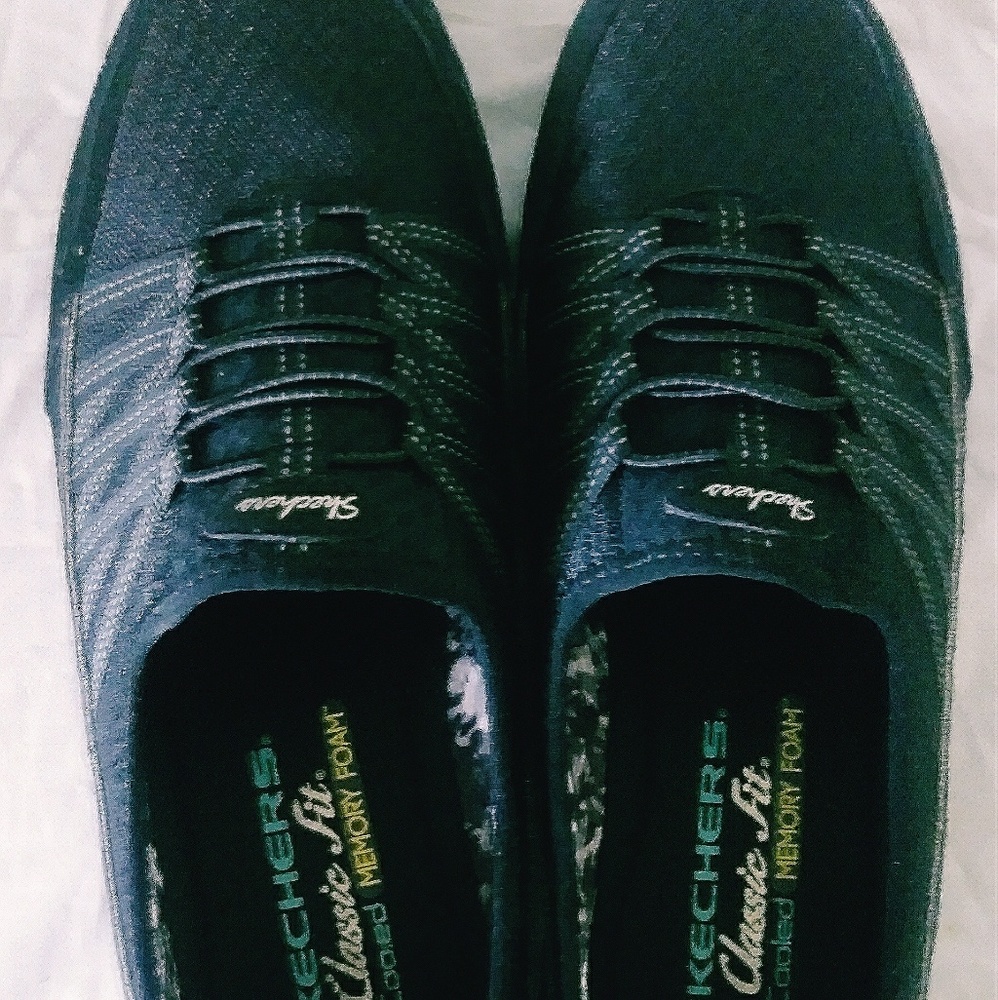 Skechers Classic Fit Women's Size 9
